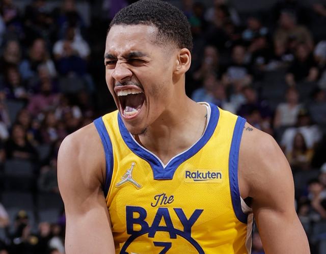 星空体育-勇士两连胜状态回暖 暂列西部第三已获得名次主动